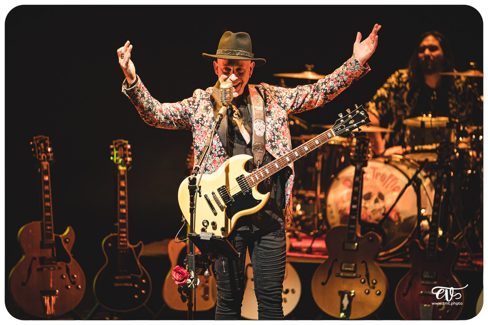 L'HISTOIRE DU ROCK EN 13 GUITARES